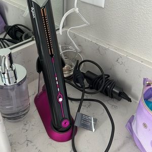 Dyson
Corrale Cordless Hair Straightener black and pink